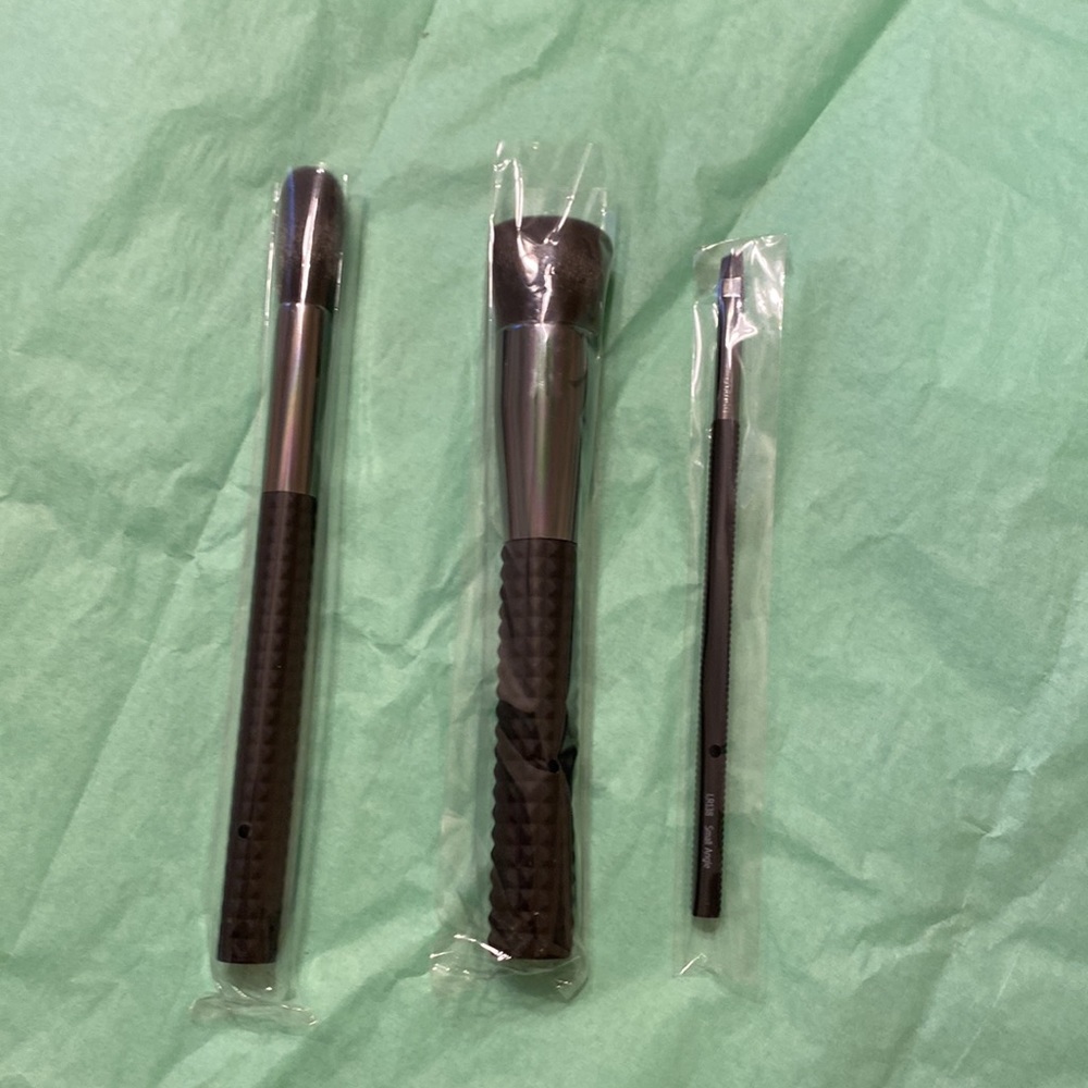 🎉 CLEARANCE: Laruce Beauty - On The Go Brush Set